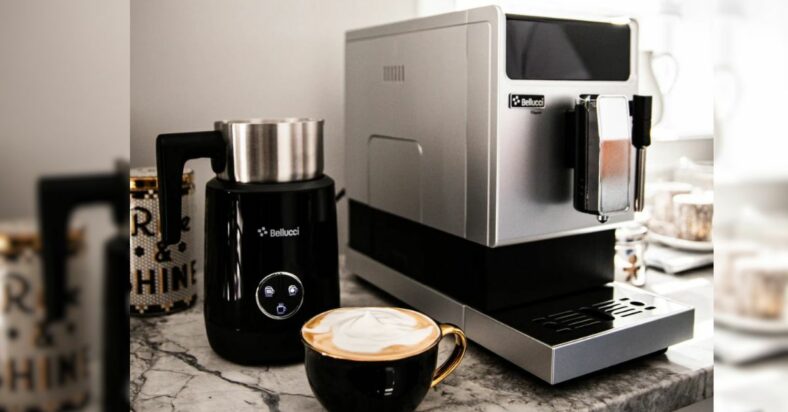 Concours Remportez une machine a cafe Bellucci Slim Caffe un mousseur Latte Pro 898